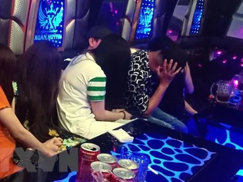 Hơn 20 thanh niên dương tính với ma túy trong quán karaoke