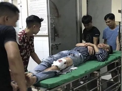 Đoàn xe máy đi ăn cưới về bị ô tô Innova đâm trực diện, 9 người bị thương