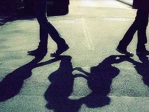 Dù yêu đến mấy nhưng tim đã chất đầy bi thương thì hãy buông tay