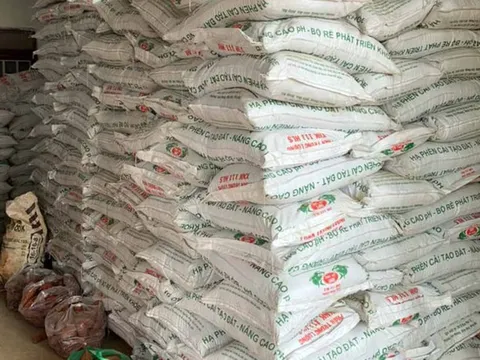 Lâm Đồng: Phát hiện 40 tấn phân bón giả sản xuất bằng đất và bột đá
