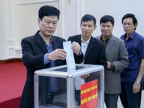 Thủ tướng yêu cầu giám sát việc vận động quyên góp, xử lý các trường hợp trục lợi