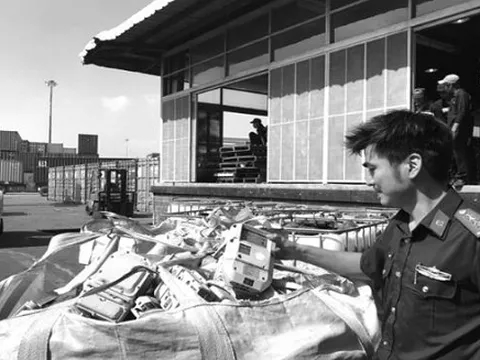 Hé lộ bí mật trong 3 xe ô tô chở hơn 1.000 sản phẩm điện máy và những thủ đoạn buôn lậu