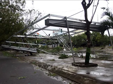 Phó Thủ tướng chỉ đạo 5 nhiệm vụ cấp bách sau khi bão số 9 đi qua