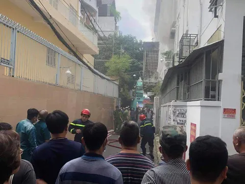 Phát hiện người phụ nữ tử vong trong căn nhà khóa trái bốc cháy dữ dội