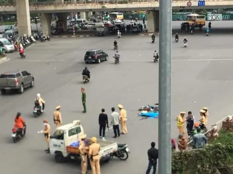 Xe tải tông tử vong người phụ nữ đi xe đạp điện rồi bỏ chạy