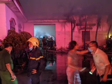 Cháy lớn tại nhà máy sản xuất bao bì ở Bình Dương