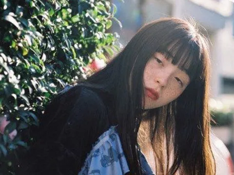 Gửi phụ nữ tổn thương: Mong em sớm gom đủ thất vọng, để vứt bỏ hết mà đi…