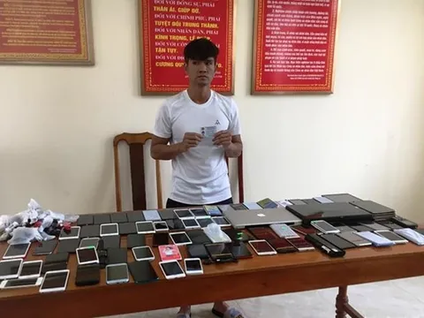 Bắt đối tượng cạy cửa trộm 80 chiếc điện thoại tại cửa hàng