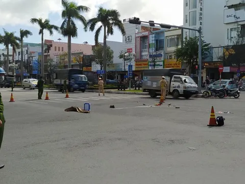 Đà Nẵng: Cô gái trẻ bị ô tô tải tông tử vong khi đang dừng đèn đỏ