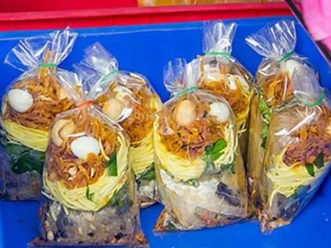 Đà Nẵng: 6 người nhập viện nghi ngộ độc bánh tráng trộn