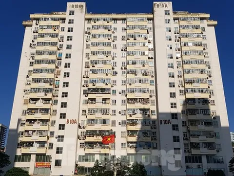 Hà Nội: Thang máy rơi tự do từ tầng 5 khiến 2 người nhập viện