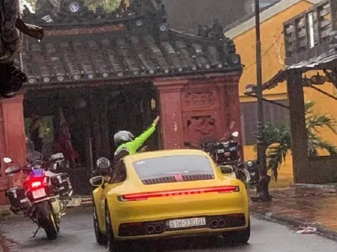 Truy tìm đoàn xe hạng sang chạy vào đường cấm trên phố cổ Hội An