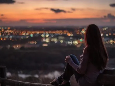 Trong tình yêu, đáng sợ nhất chính là sự im lặng