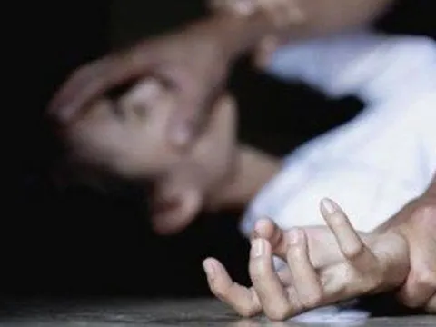 Bắc Giang: Cô gái 21 tuổi bị khống chế, hiếp dâm tại quán karaoke