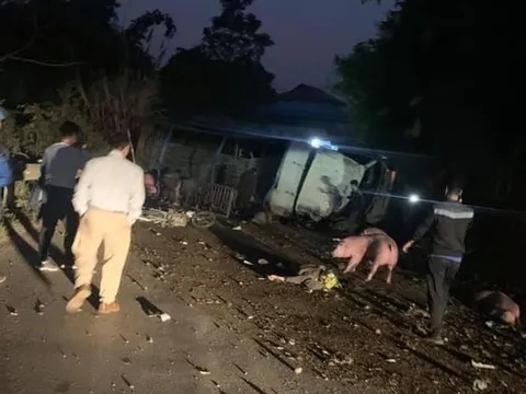 Bắc Kạn: Va chạm với xe tải, người đàn ông cùng con gái 10 tuổi tử vong