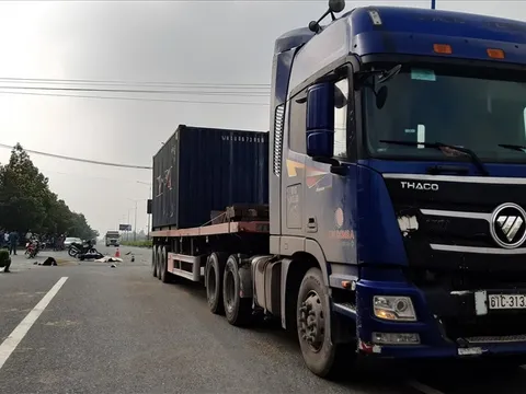 Hai vụ tai nạn liên tiếp xảy ra tại ngã tư không đèn tín hiệu