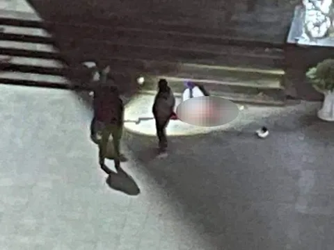 Phát hiện thi thể nam thanh niên dưới sân chung cư lúc rạng sáng