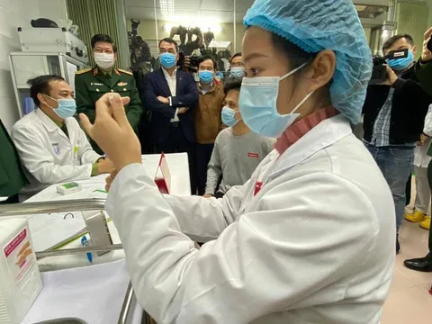 Sức khỏe 3 người đầu tiên tiêm vắc xin COVID-19 'Made in Vietnam' ra sao?