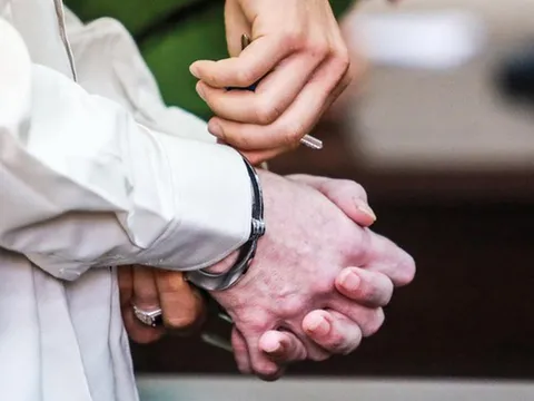 Tạm giữ Phó Cục trưởng cục Quản lý thị trường cùng 3 đồng phạm