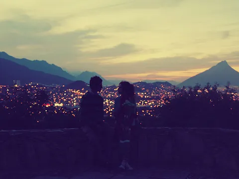 Càng lớn, càng thấy khó để yêu một ai đó!