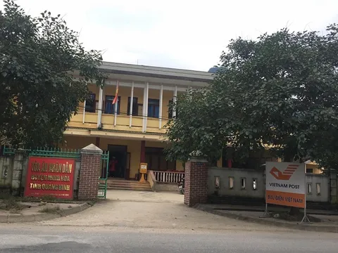 Cách hết chức chánh án tòa huyện lộ clip 'nóng' cùng nữ kế toán