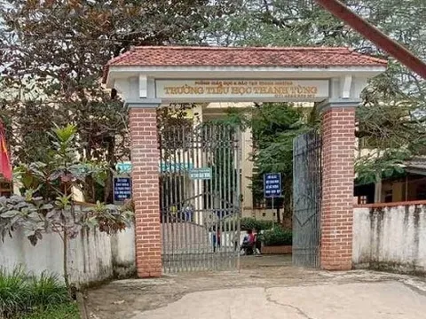 Nữ sinh lớp 4 bị 'bỏ quên' trong nhà vệ sinh, phụ huynh tá hỏa tưởng con bị bắt cóc