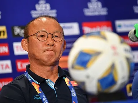 HLV Park Hang-seo lý giải việc sử dụng thủ môn Bùi Tiến Dũng