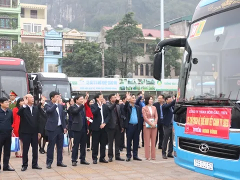 Hơn 7.200 thợ mỏ được đi xe miễn phí về quê ăn Tết