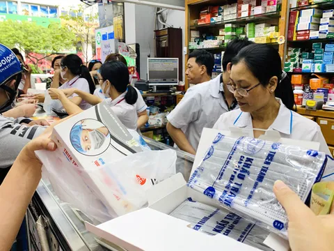 Khẩu trang 'cháy' hàng tại nhiều nước