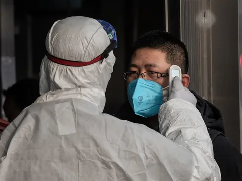 811 người Trung Quốc tử vong vì virus Corona