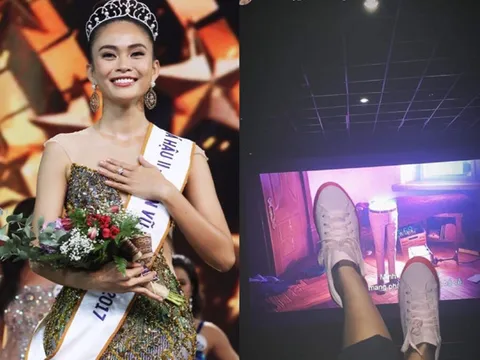 Mâu Thủy bị chỉ trích vì hình ảnh kém duyên trong rạp chiếu phim