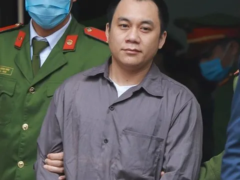 Tài xế Lê Ngọc Hoàng kêu oan cho rằng không có lỗi trong vụ xe container đâm Innova đi lùi trên cao tốc