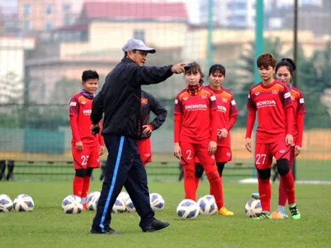 HLV Mai Đức Chung lên tiếng phủ nhận tin đồn VFF nợ lương