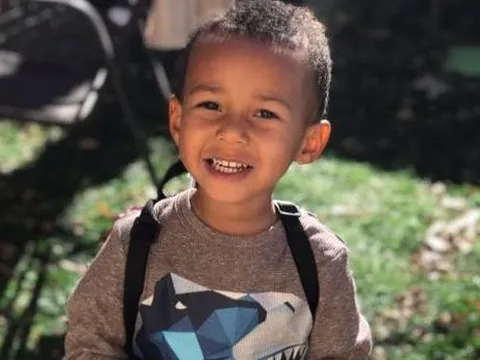 Bé trai tử vong vì mẹ tự điều trị cảm cúm tại nhà theo lời 'bác sĩ mạng'