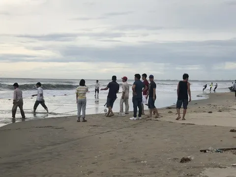 Phát hiện thi thể phụ nữ bị mất đầu dạt vào bờ biển Đà Nẵng