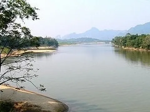 Thanh Hóa: Lật thuyền đánh cá, hai vợ chồng mất tích trên sông