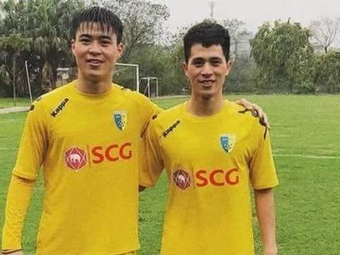 Đình Trọng và Duy Mạnh cùng sang Singapore điều trị chấn thương trong ngày 8/3