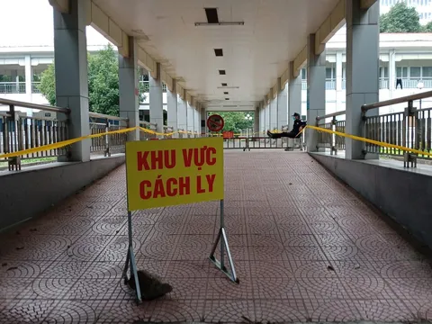 Thêm 9 ca dương tính với Covid-19 cùng chuyến bay với bệnh nhân thứ 17
