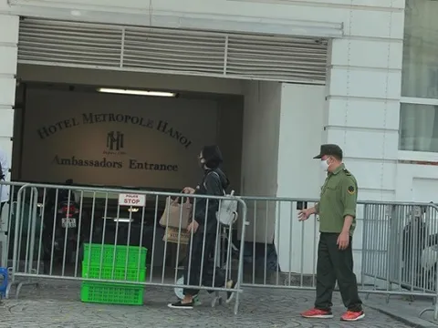 Phun khử khuẩn khách sạn Metropole vì liên quan đến du khách nhiễm Covid-19