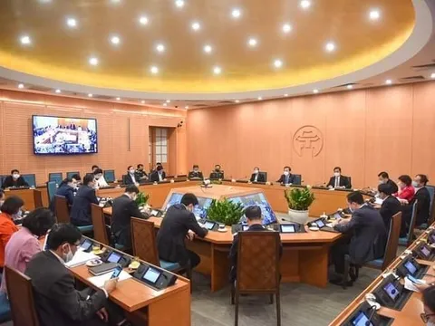 Dừng khai hội và đón khách tham quan lễ hội Chùa Hương