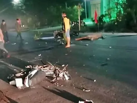 Bình Thuận: 2 xe máy va chạm, 3 người tử vong