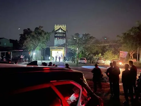 Hòa Bình: Án mạng kinh hoàng tại quán karaoke, 3 người tử vong