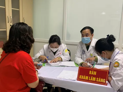 Tiêm thử nghiệm lâm sàng giai đoạn 2 vaccine COVID-19 của Việt Nam