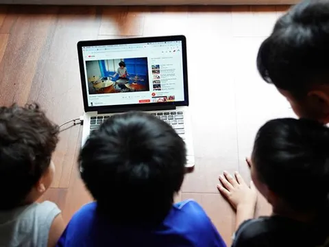 'Rác' mạng đầu độc con trẻ