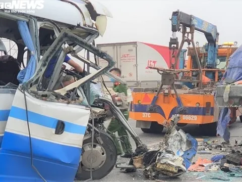 Xe khách đi lễ chùa đâm vào đuôi xe tải: Thêm 1 người tử vong