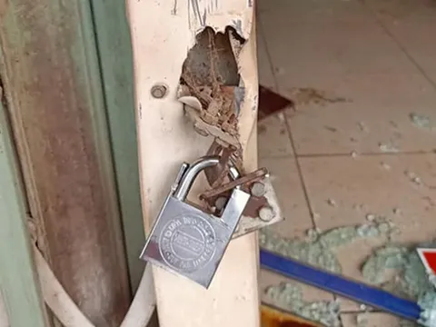 Người đàn ông phóng hỏa đốt tiệm tóc nhằm sát hại gia đình người yêu