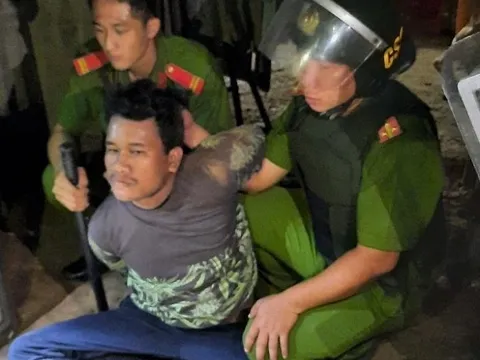 Bắt đối tượng dùng dao khống chế cháu ruột 3 tuổi ở Sóc Trăng