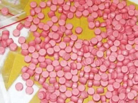 Hà Nội: Tài xế Grab bị 'bom hàng' hơn 1.000 viên ma túy tổng hợp