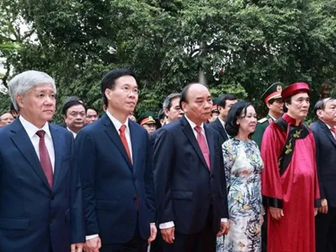 Chủ tịch nước dâng hương tưởng nhớ các vua Hùng