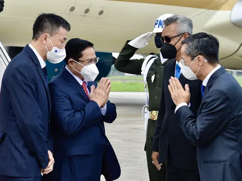 Thủ tướng Phạm Minh Chính tới Indonesia, bắt đầu chuyến công tác nước ngoài đầu tiên